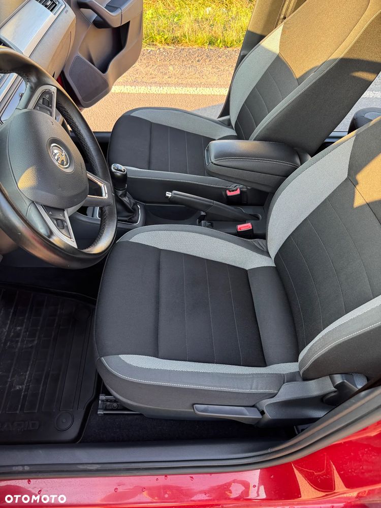 Skoda RAPID 1.2 TSI Ambition - 27