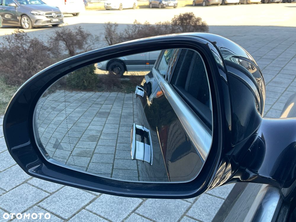 Mercedes-Benz Klasa E 220 d 9G-TRONIC Edition AVANTGARDE - 21