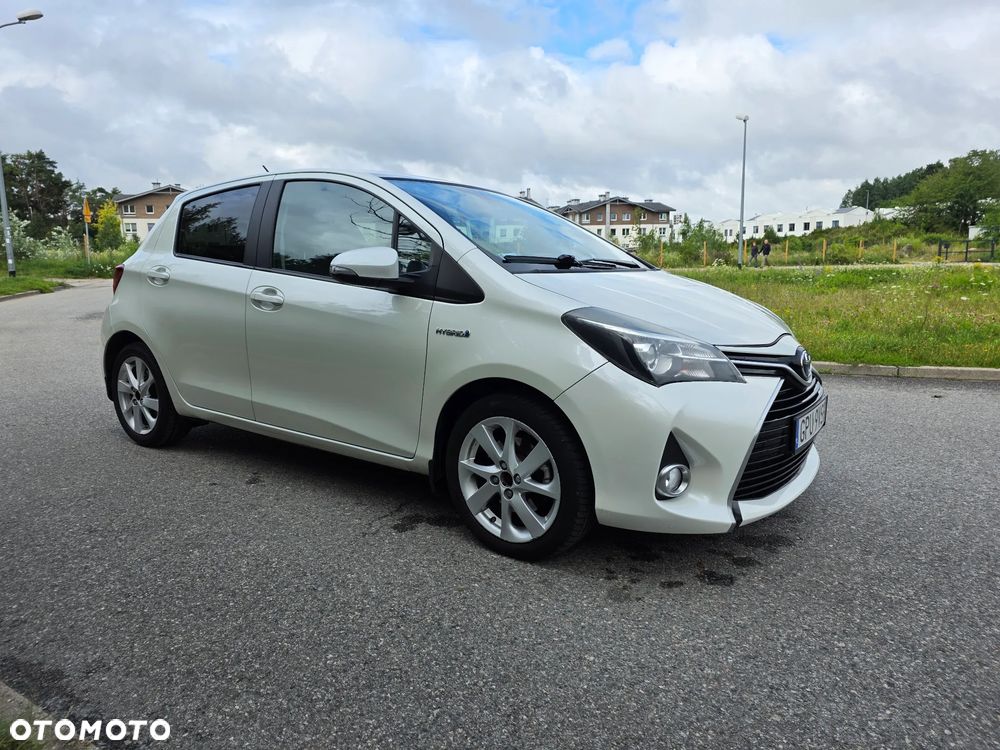 Toyota Yaris Hybrid 100 Sol - 8
