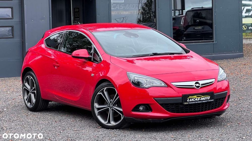 Opel Astra 2011 photo 3