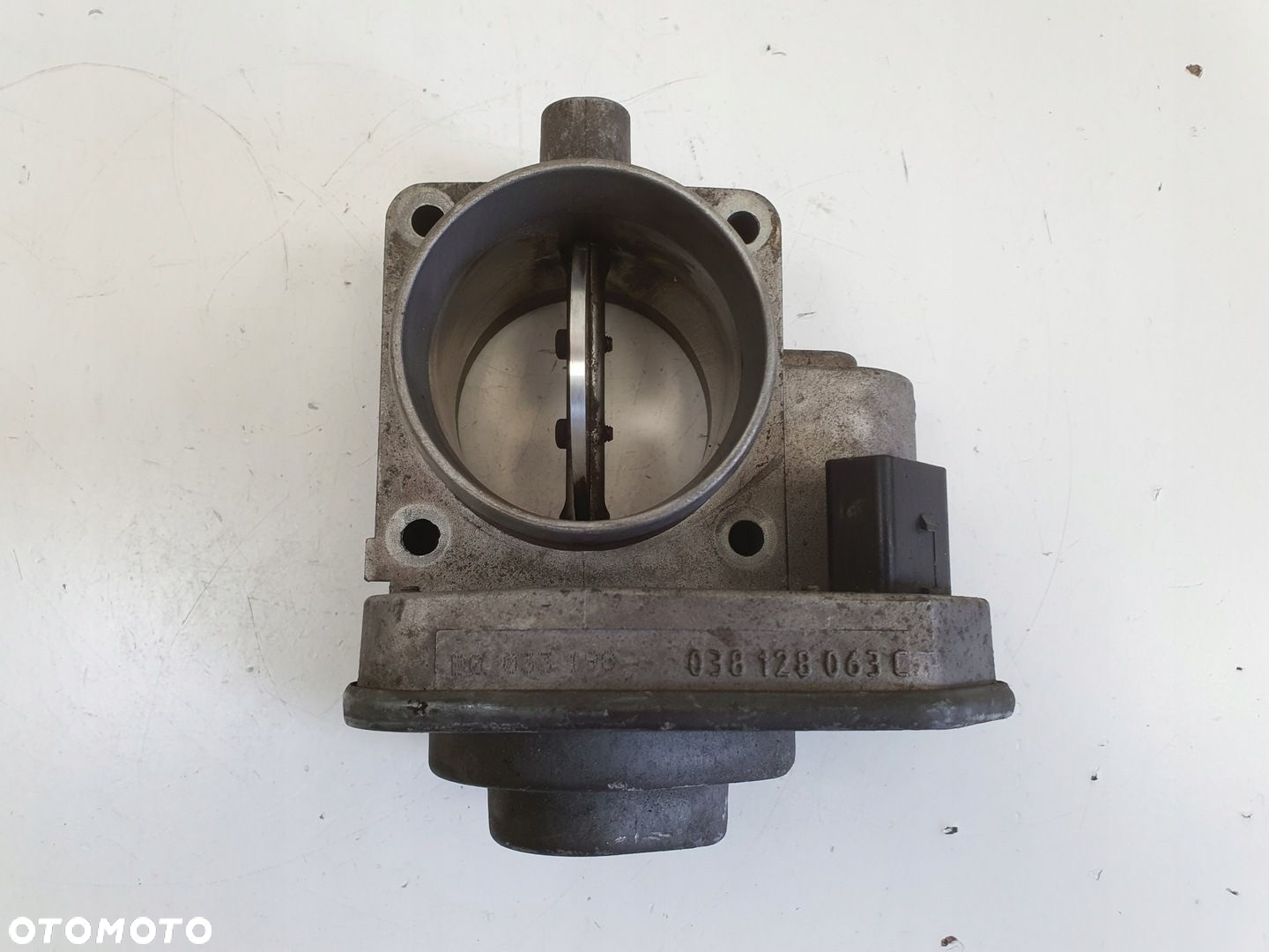 VW Bora 1.9 SDI PRZEPUSTNICA 038128063C - 5