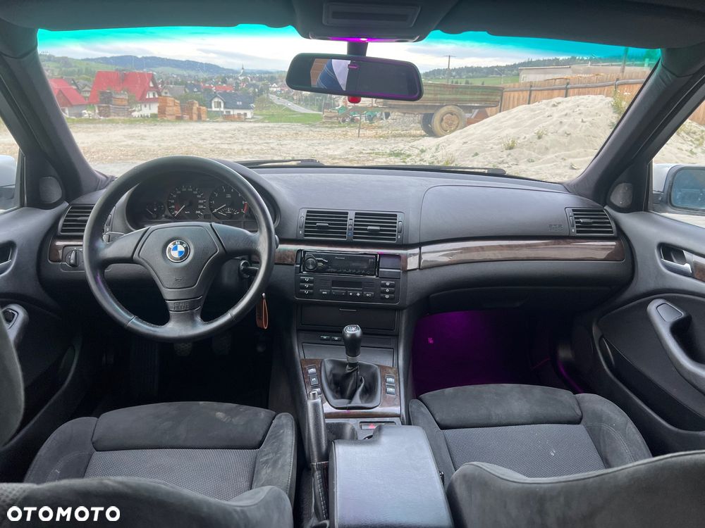 BMW Seria 3 323i - 11