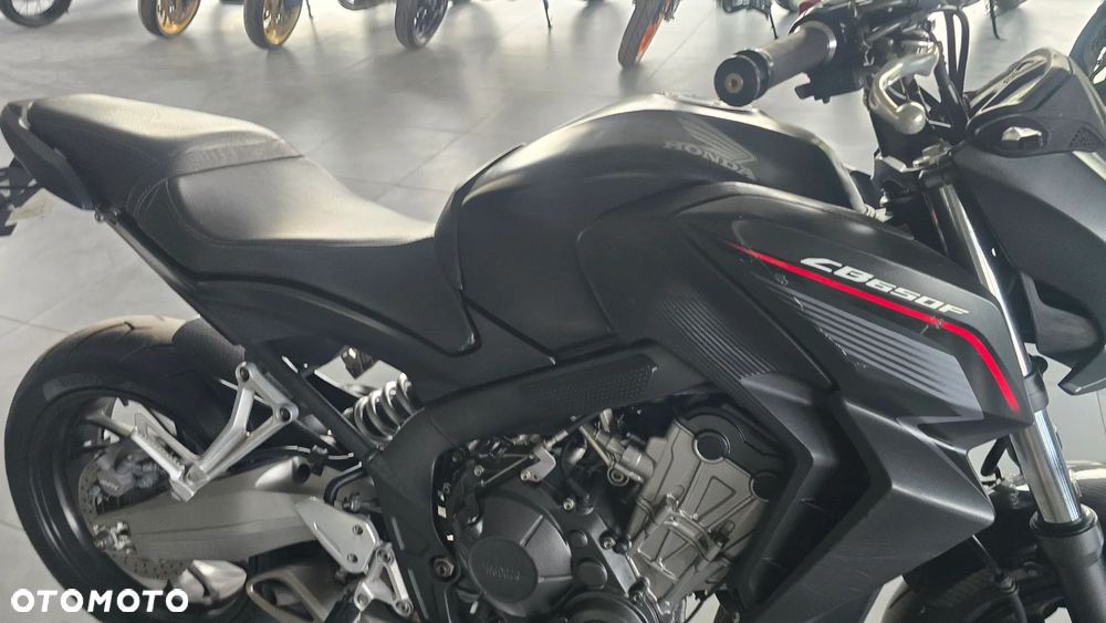 Honda CB - 25