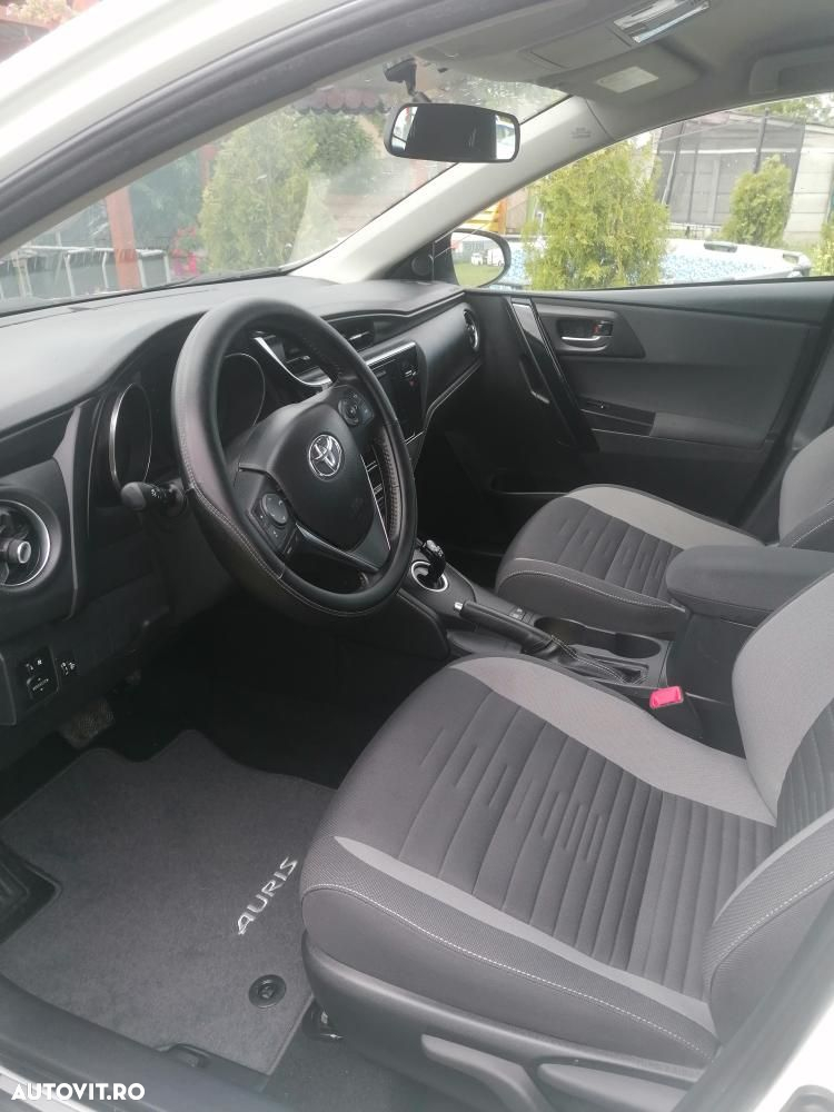 Toyota Auris 1.8 L VVT-i Hybrid Luna - 8