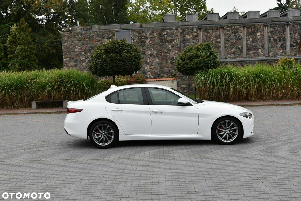 Alfa Romeo Giulia 2.2 Diesel - 24