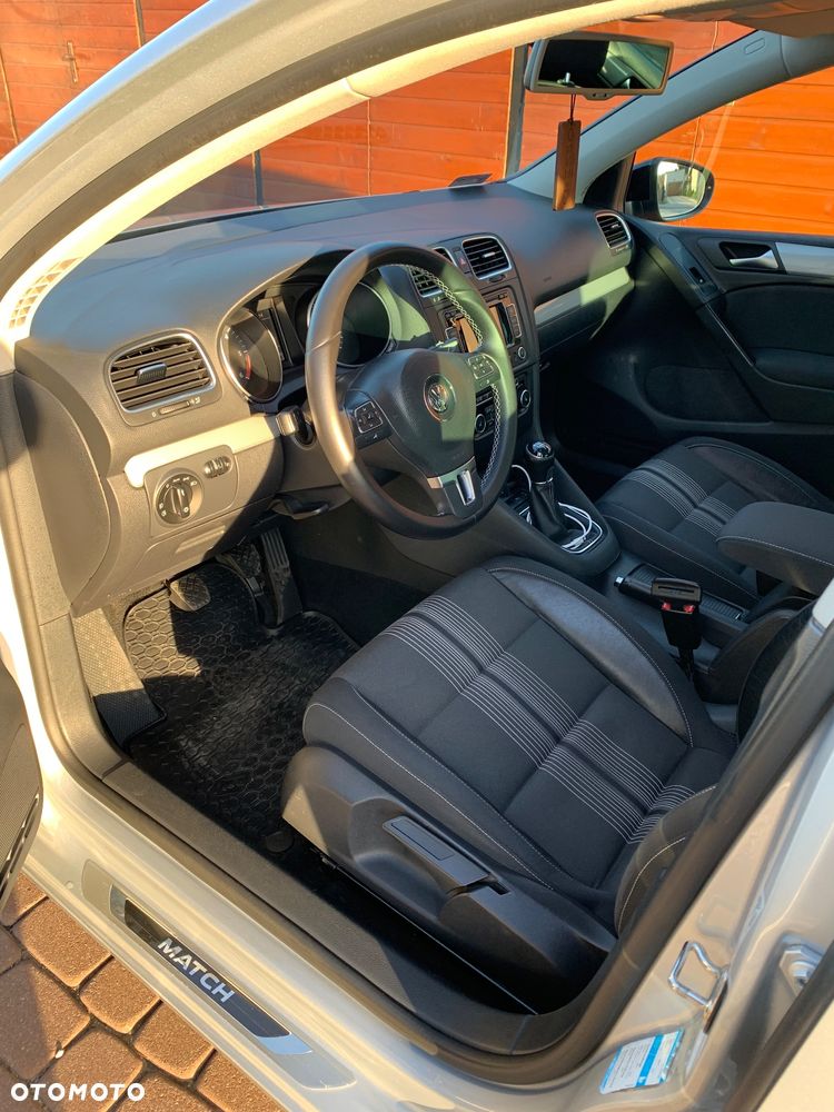 Volkswagen Golf 1.6 TDI DPF BlueMotion Technology MATCH - 11