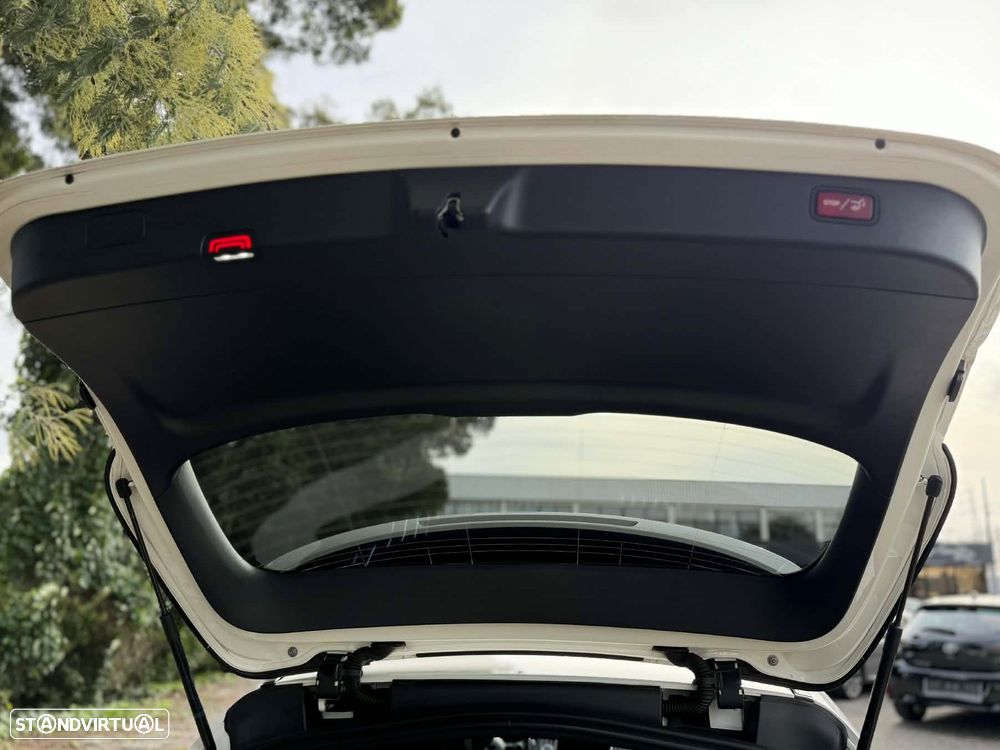 Mercedes-Benz C 300 e T 9G-TRONIC AMG Line - 37