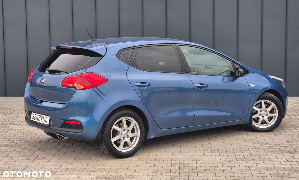 Kia Ceed - 16