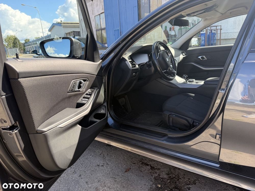 BMW Seria 3 320d MHEV Advantage - 10