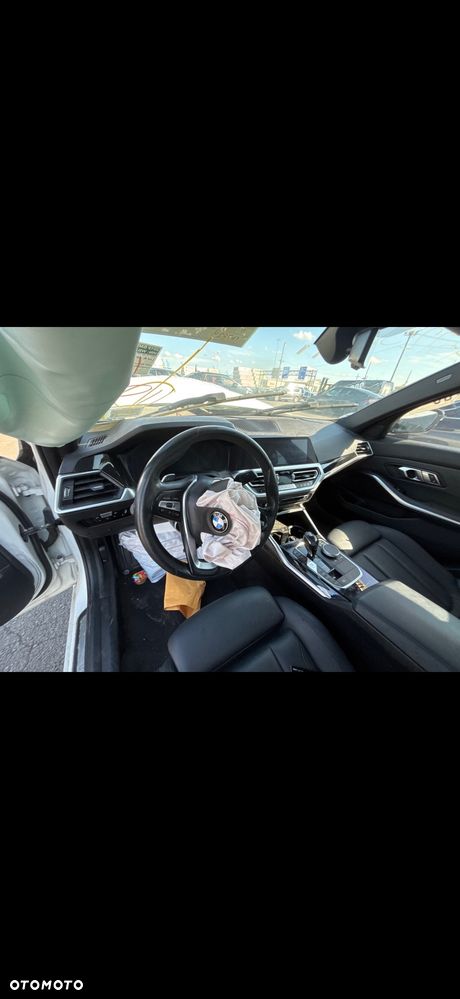 BMW Seria 3 330i xDrive Sport Line - 35