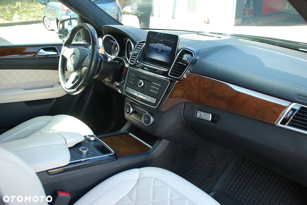 Mercedes-Benz GLE 250 d 4-Matic - 27