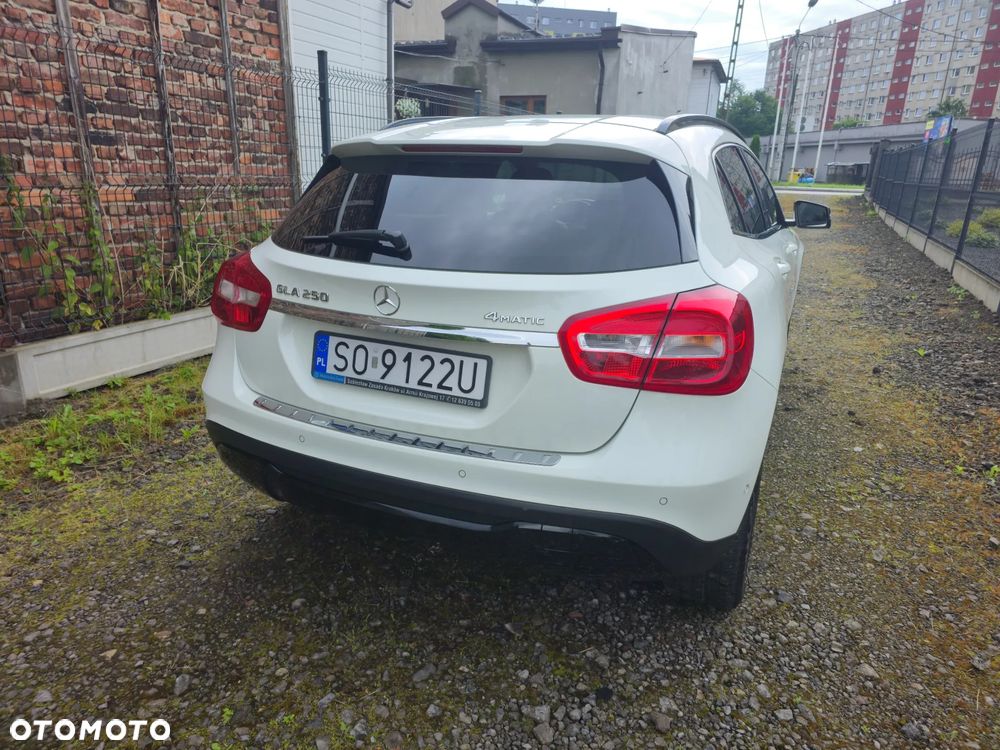 Mercedes-Benz GLA 250 4-Matic - 9