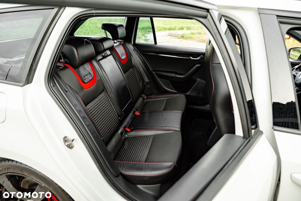 Skoda Octavia 2.0 TSI RS - 20