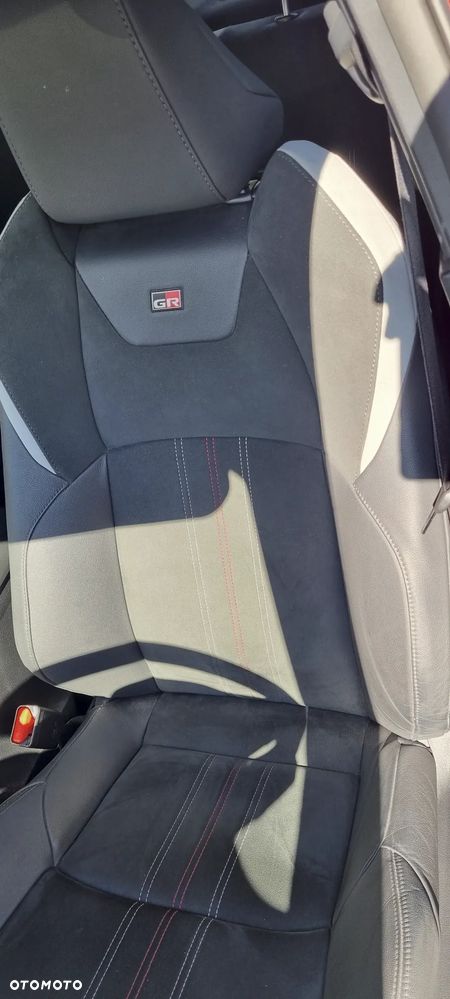 Toyota C-HR 1.8 Hybrid GPF GR Sport - 11