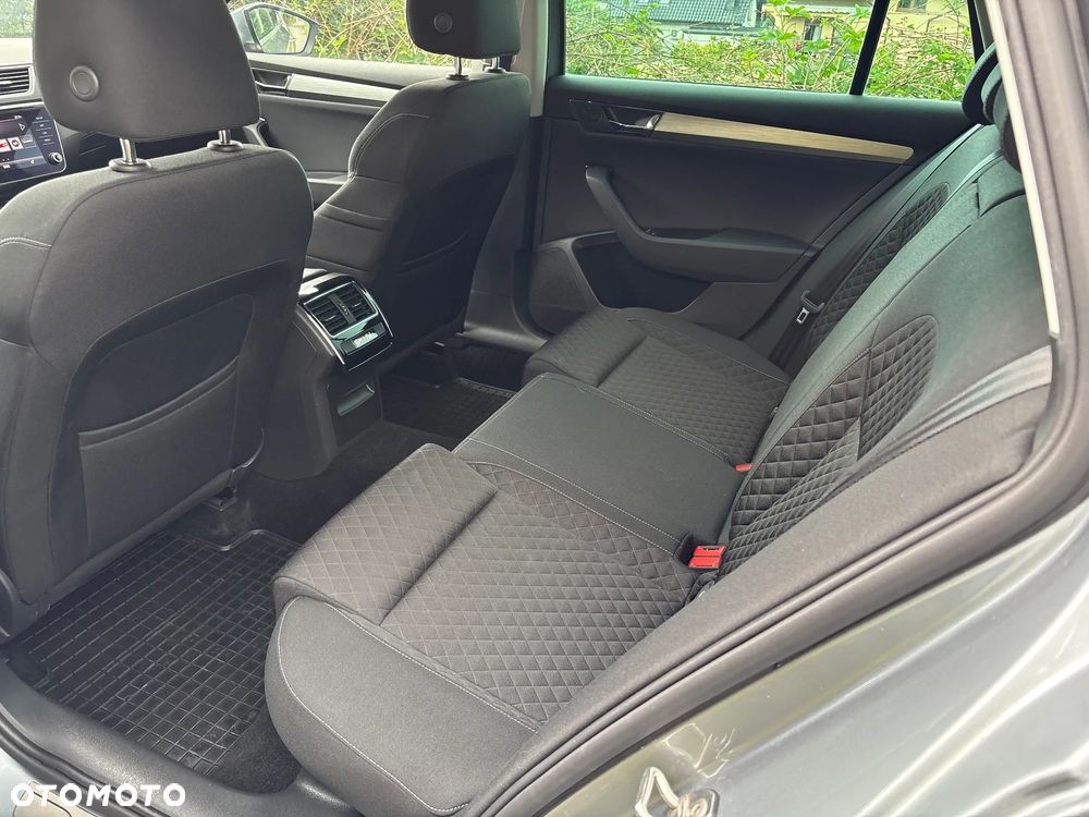 Skoda Superb 2.0 TDI SCR Ambition DSG - 21