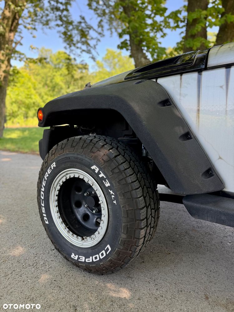 Jeep Wrangler 3.8 Sahara - 9