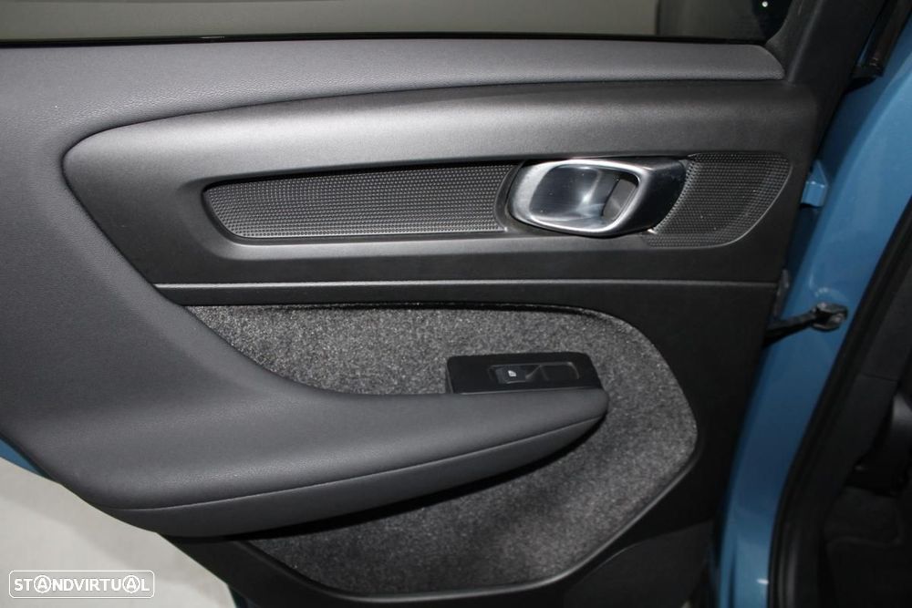 Volvo C40 Recharge 82 kWh Twin Motor Plus - 13