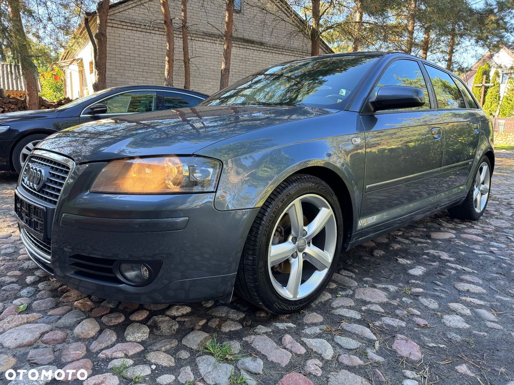 Audi A3 Sportback 1.9 TDI S line Sportpaket plus - 4