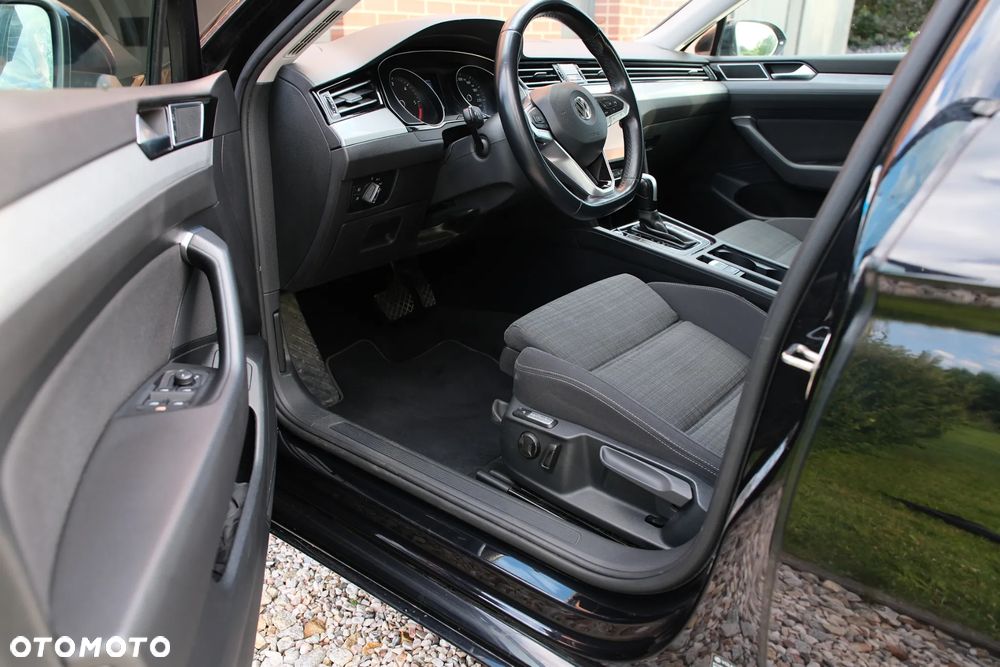 Volkswagen Passat 2.0 TDI Business DSG - 14