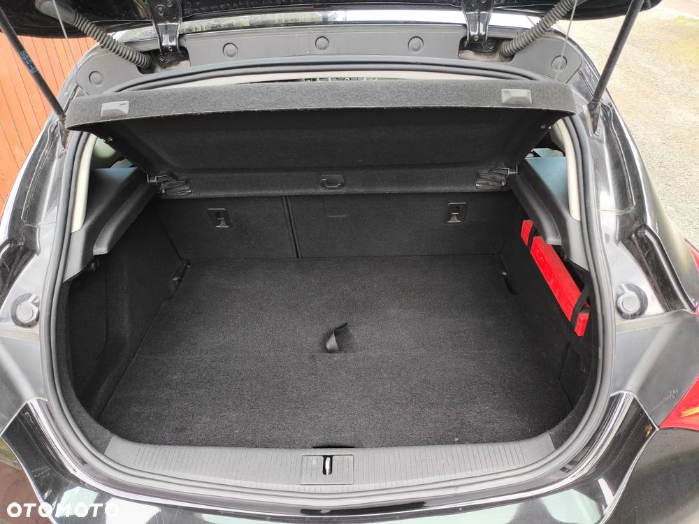 Opel Astra 1.6 Turbo Edition - 7