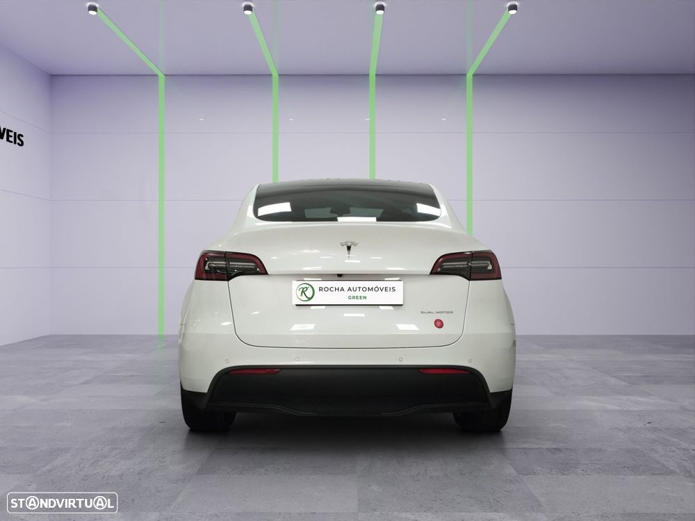 Tesla Model Y Long-Range RWD - 4