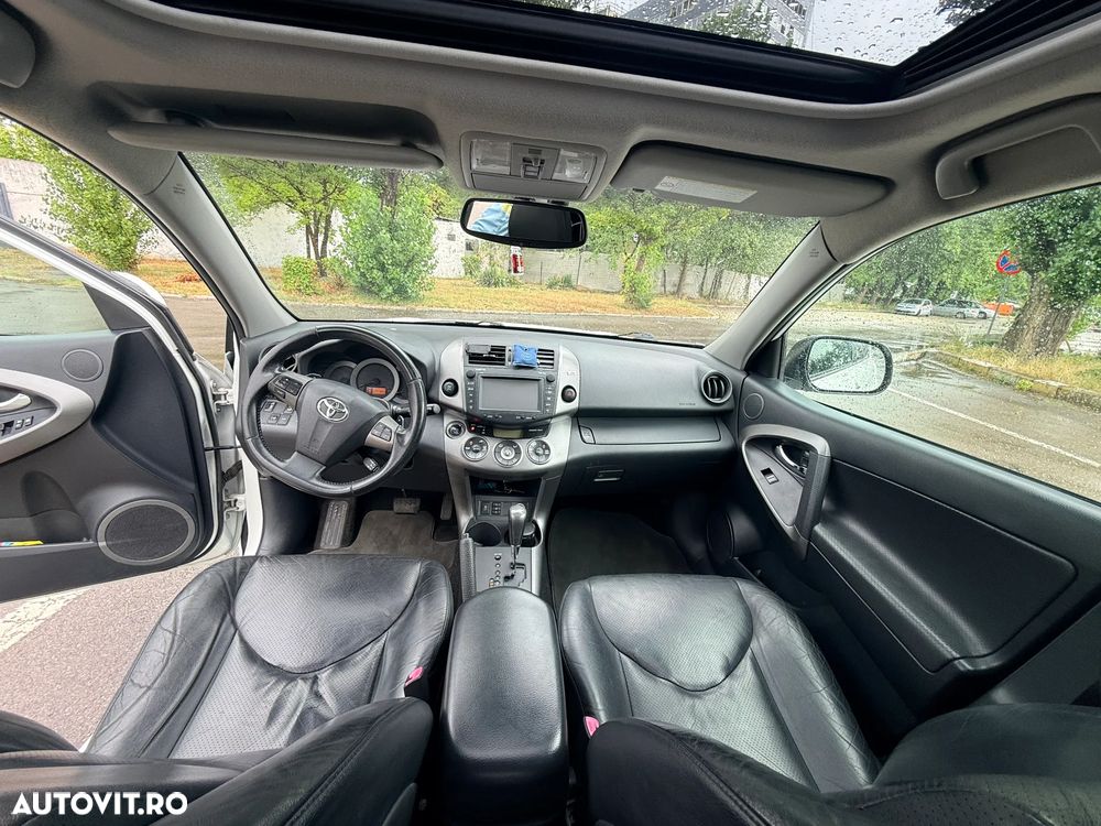 Toyota RAV4 - 6
