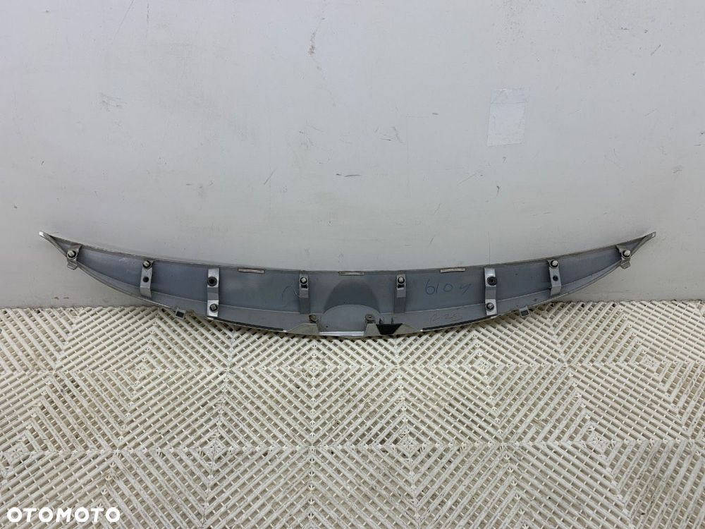 LISTWA KLAPY TYŁ  TOYOTA AURIS (_E18_) 2012 - 2018 1.6 (ZRE181_, ZRE185_) 97 kW [132 KM] benzyna - 3