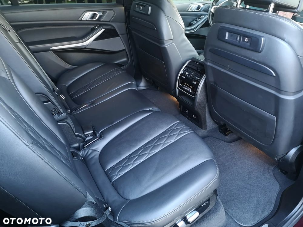 BMW X7 - 30