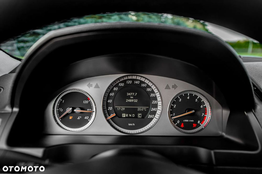 Mercedes-Benz Klasa C 200 7G-TRONIC Avantgarde Edition - 32