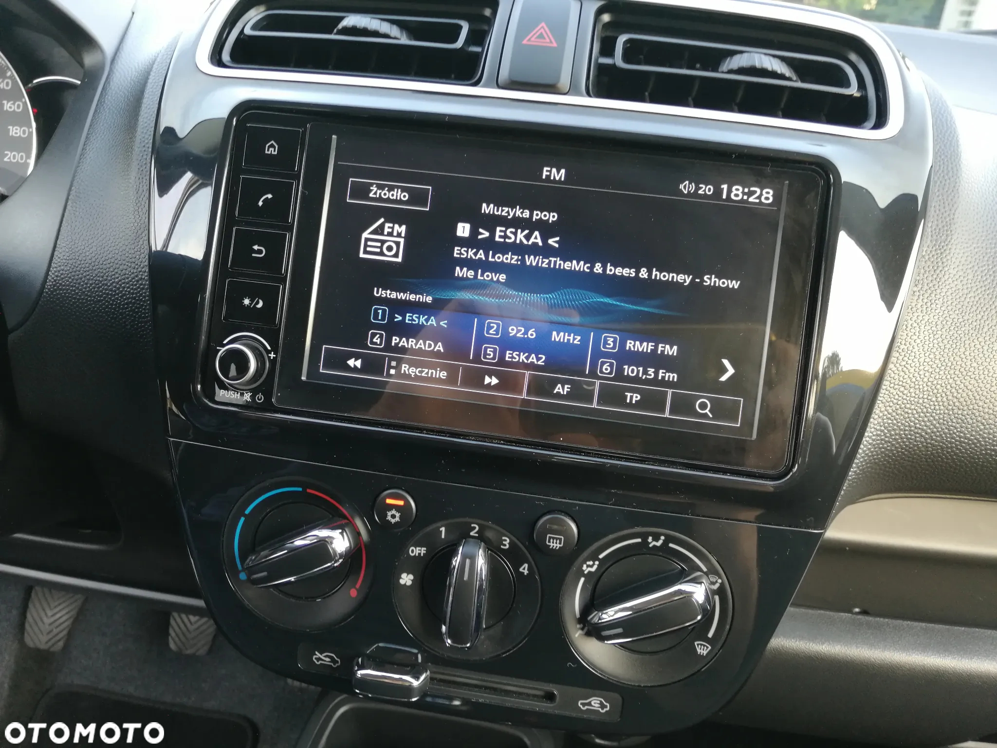 Mitsubishi Space Star AS&G 1.2 Select+ Black - 16