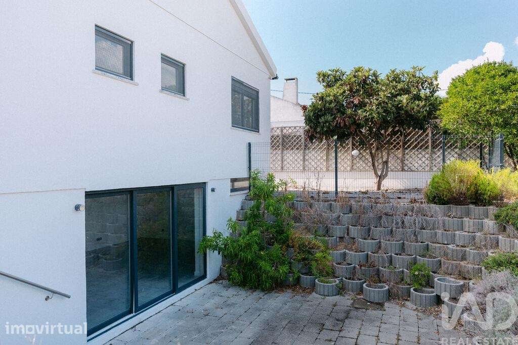 Moradia isolada T4 em Colares de 200 m2 - Grande imagem: 3/38