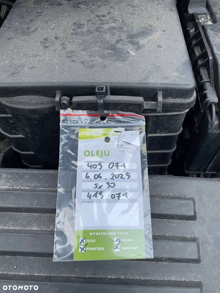 Volkswagen Touran 1.9 TDI Conceptline DSG - 19