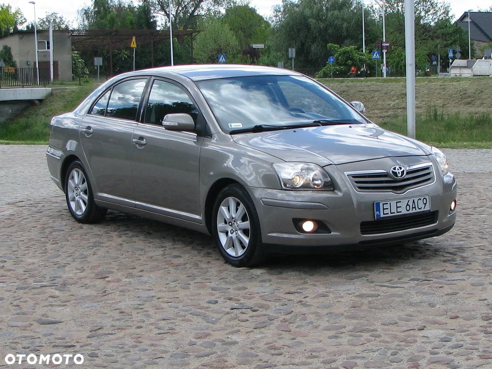 Toyota Avensis 2.0 VVT-i Executive - 3