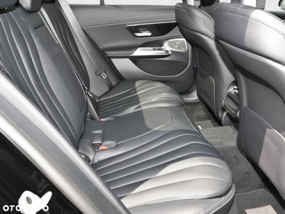 Mercedes-Benz Klasa E 220 d mHEV 4-Matic AMG 9G-Tronic - 17