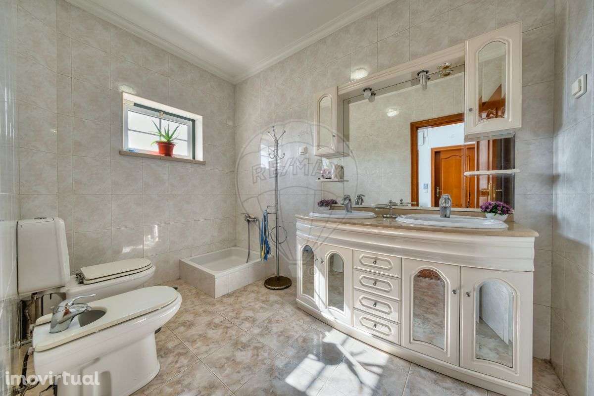 Moradia T4 para venda - Grande imagem: 3/48