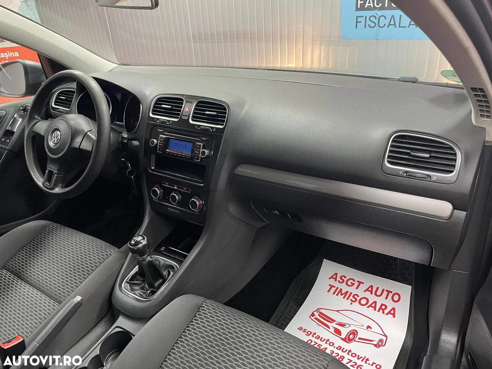 Volkswagen Golf - 10