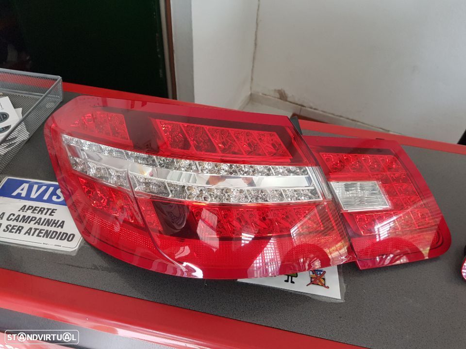 Farolim Farolins Mercedes Classe E W212 para modelo em carro SO TEMOS OS DA TAMPA DA MALA PEQUENOS - 1