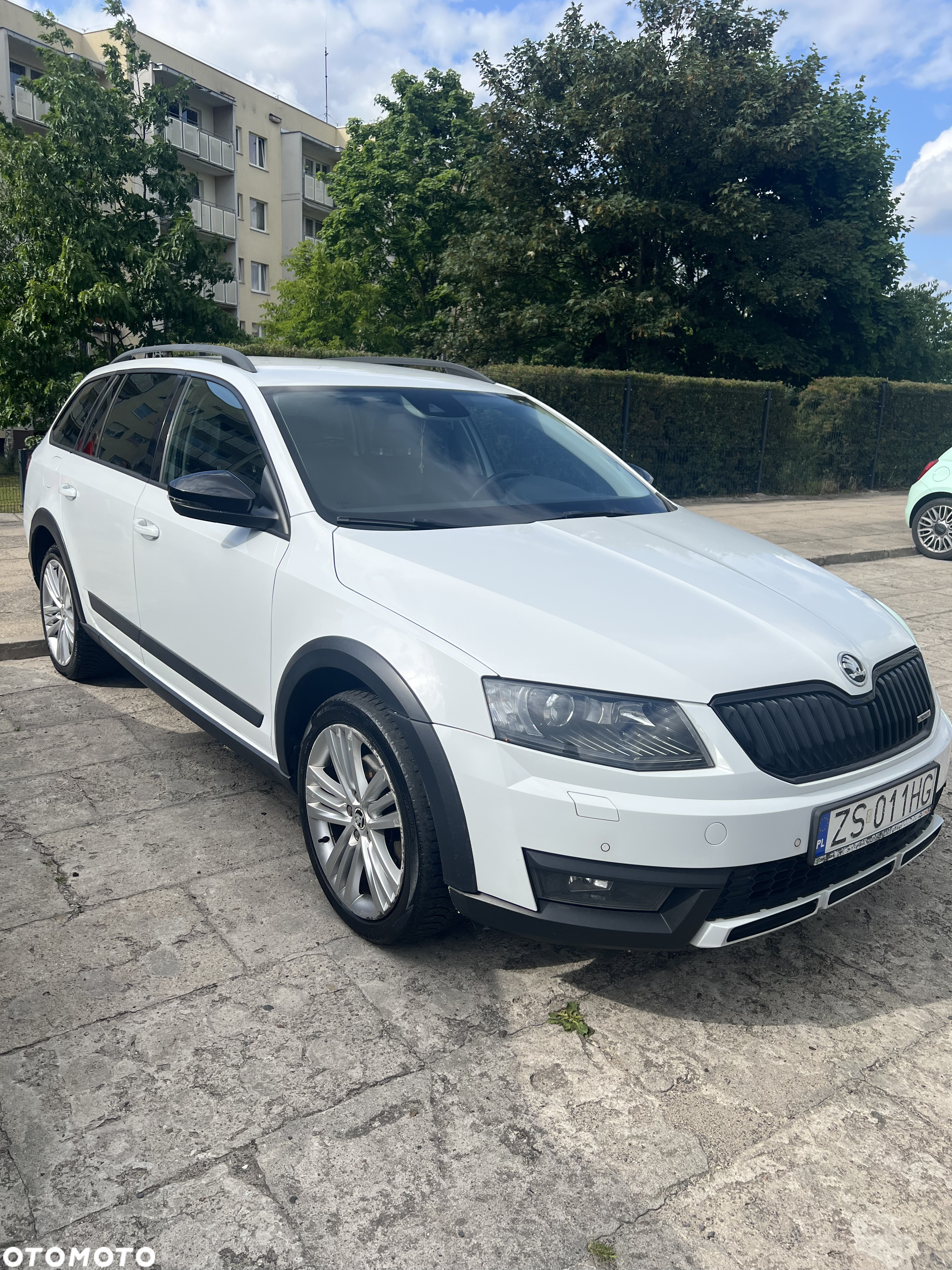 Skoda Octavia Scout 2.0 TDI 4x4 DSG - 2