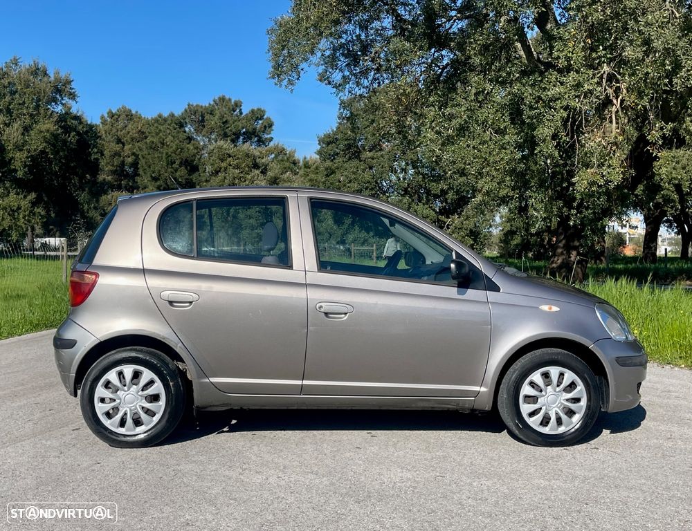 Toyota Yaris 1.0 Sol - 4