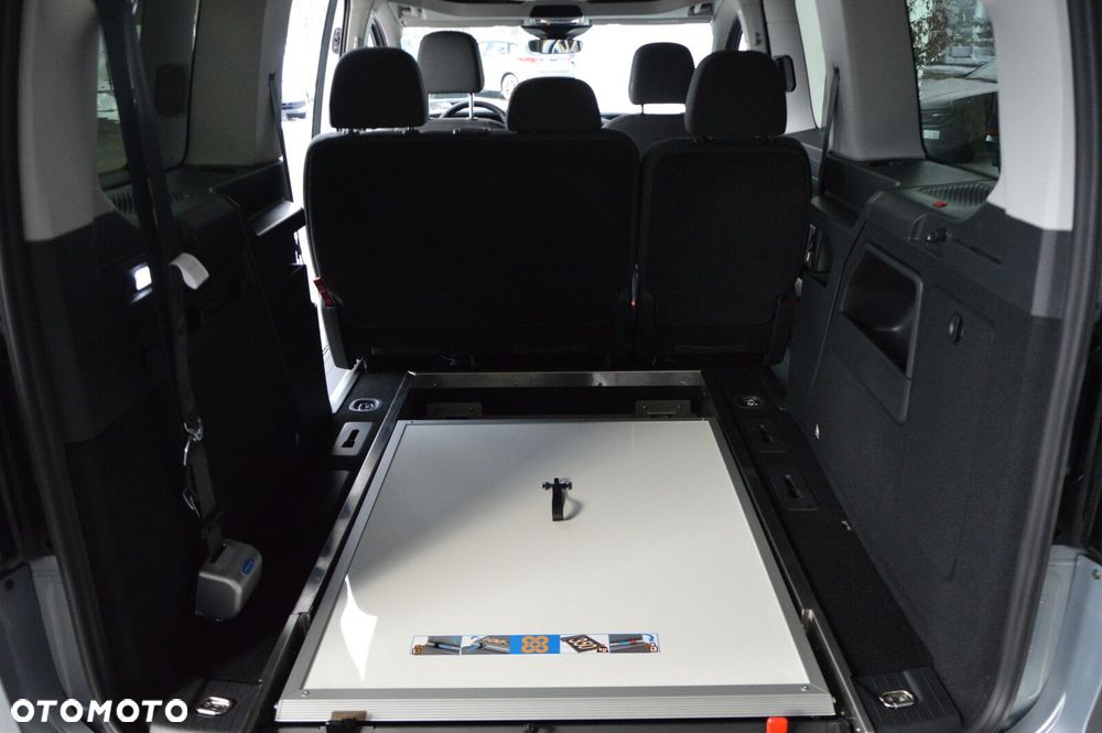 Volkswagen Caddy Maxi 2.0 TDI DSG - 24