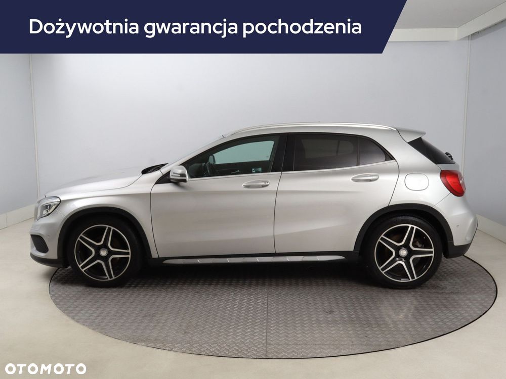 Mercedes-Benz GLA - 4