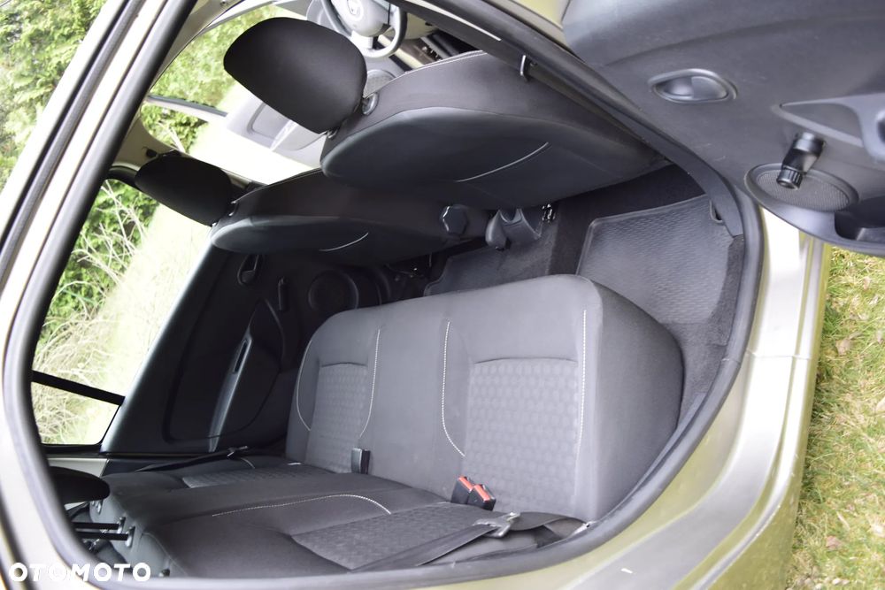 Dacia Logan 1.2 16V Laureate EU6 - 12