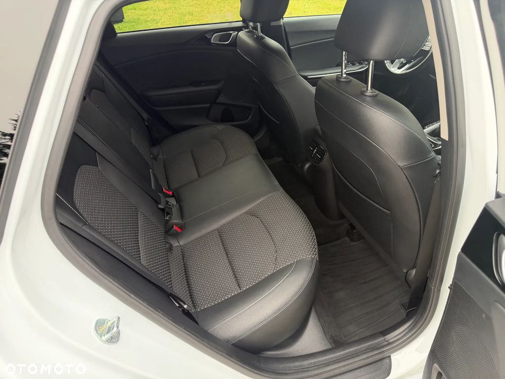 Kia Ceed 1.6 CRDi mHEV L - 9