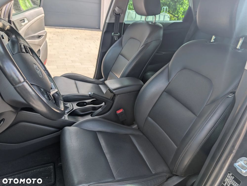 Hyundai Tucson blue 1.6 CRDi 4WD DCT Premium - 24