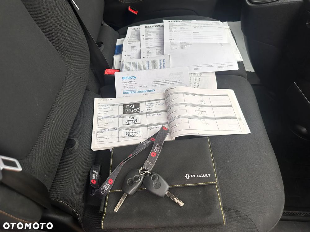 Renault Trafic L1H1 1.6 diesel 145kM, manual, 2016 rok WEBASTO, BAGAŻNIK DACHOWY THULE, KAMERA COFANIA, HAK, CZUJNIKI PARKOWANIA, DRZWI PRZESUWNE Z OBU STRON! - 28
