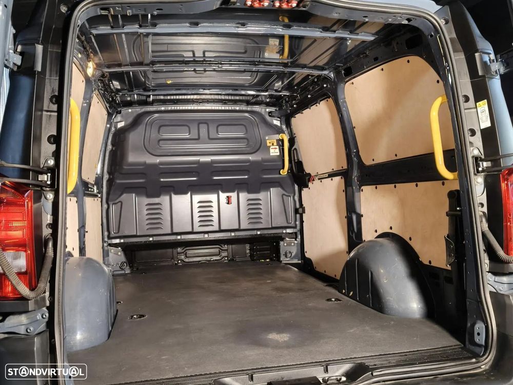 Mercedes-Benz eVito Tourer Extra-Longa PRO - 12