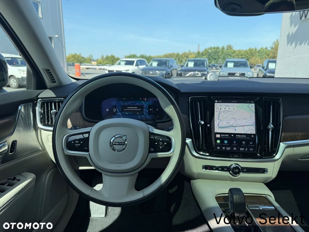 Volvo V90 Cross Country - 25