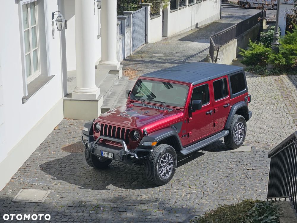 Jeep Wrangler - 1