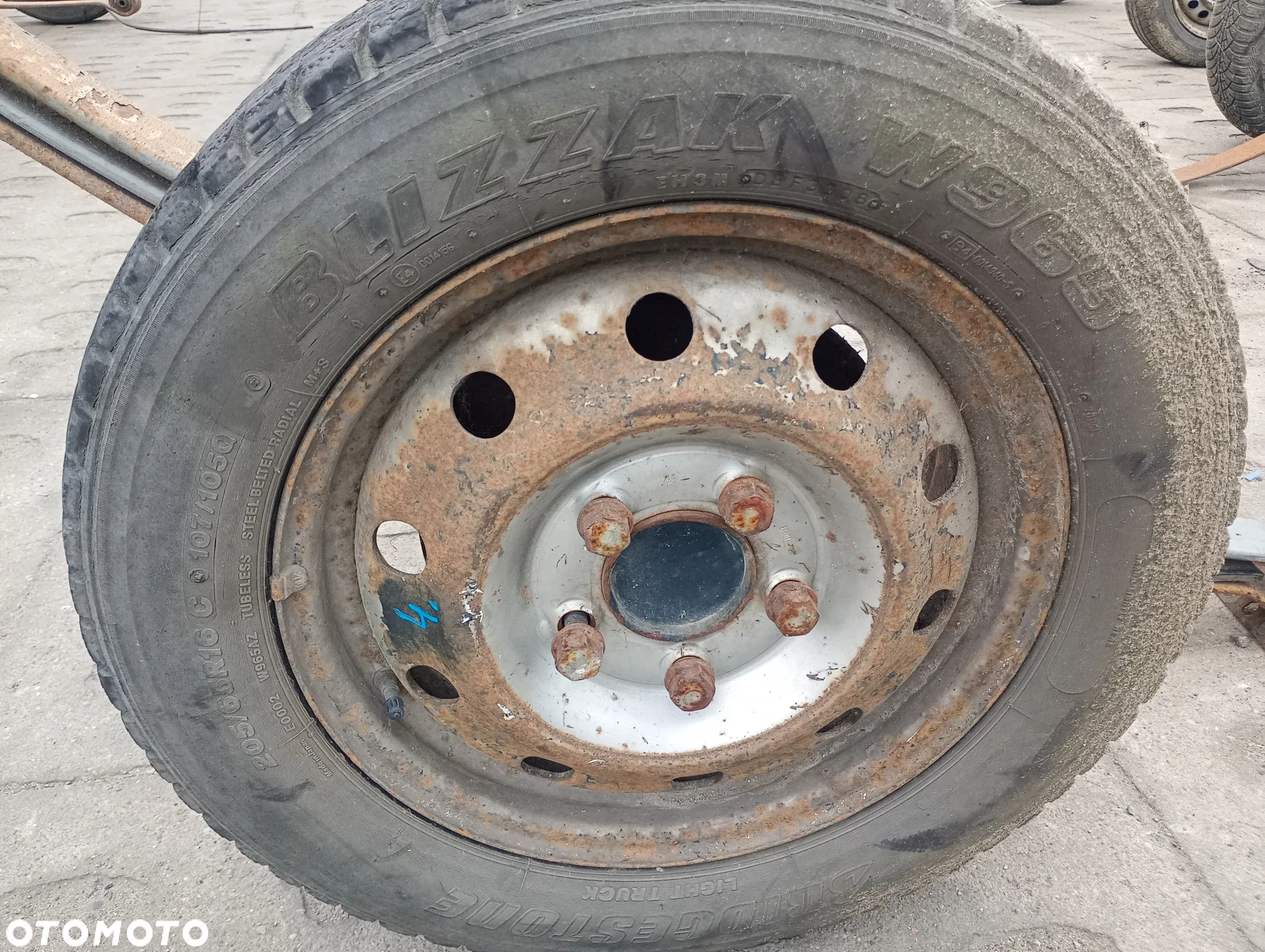 Belka tylna zwieszenia z kołami resorami na przyczepkę wózek jednoosiówka SAM z BUSA - 2