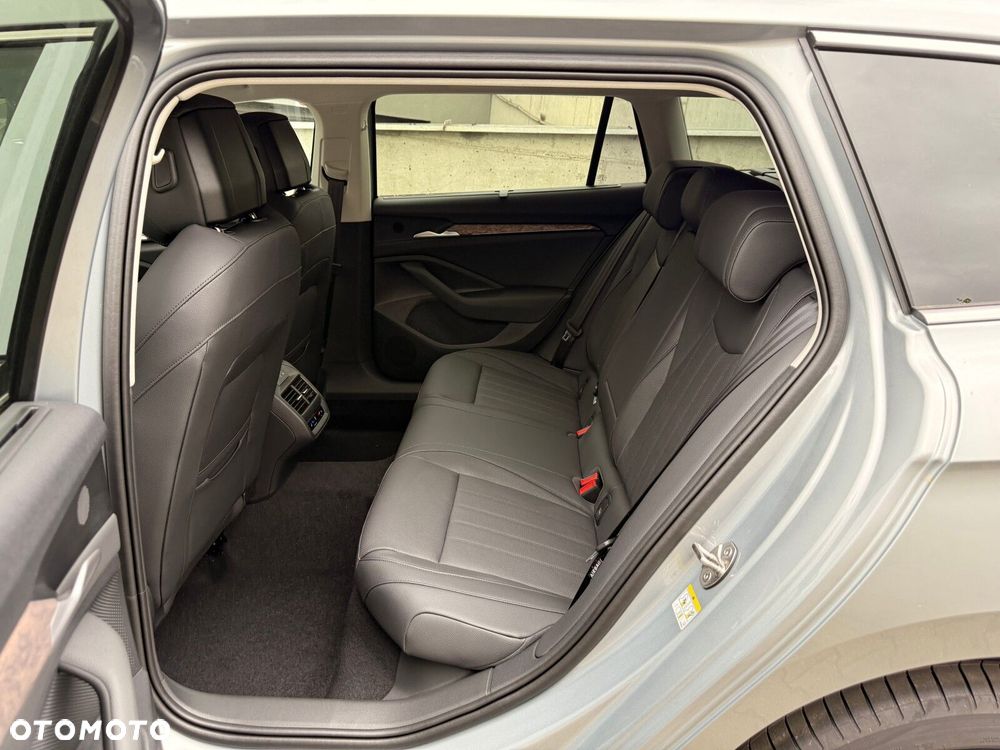 Skoda Superb 2.0 TDI SCR 4x4 L&K DSG - 13